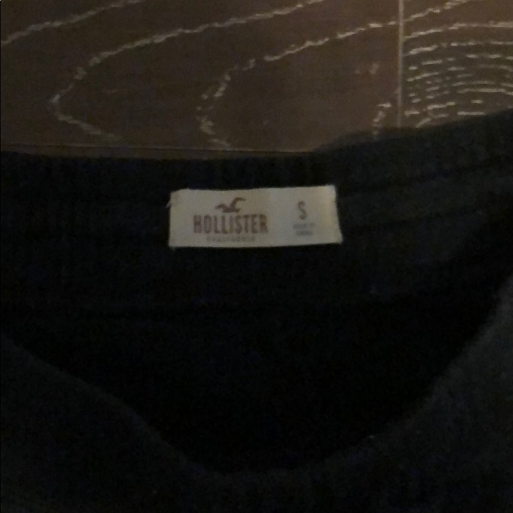 Distressed hollister shorts - Picture 3 of 3